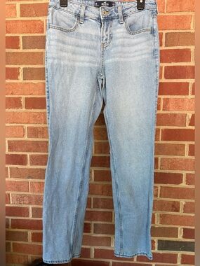 Hollister Low Rise Boyfriend Jeans in size 3R
